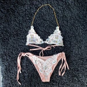 🦋Bikini🦋 Lace Gem Detail Bikini Set.